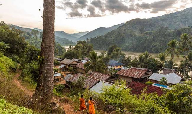 Mekong Cruise Pak Lai